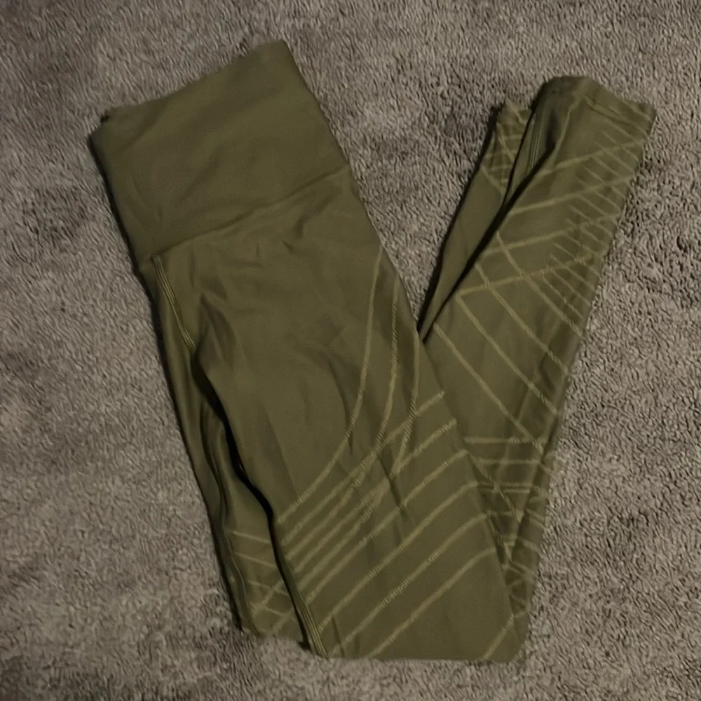 Lululemon leggings - Picture 1 of 3